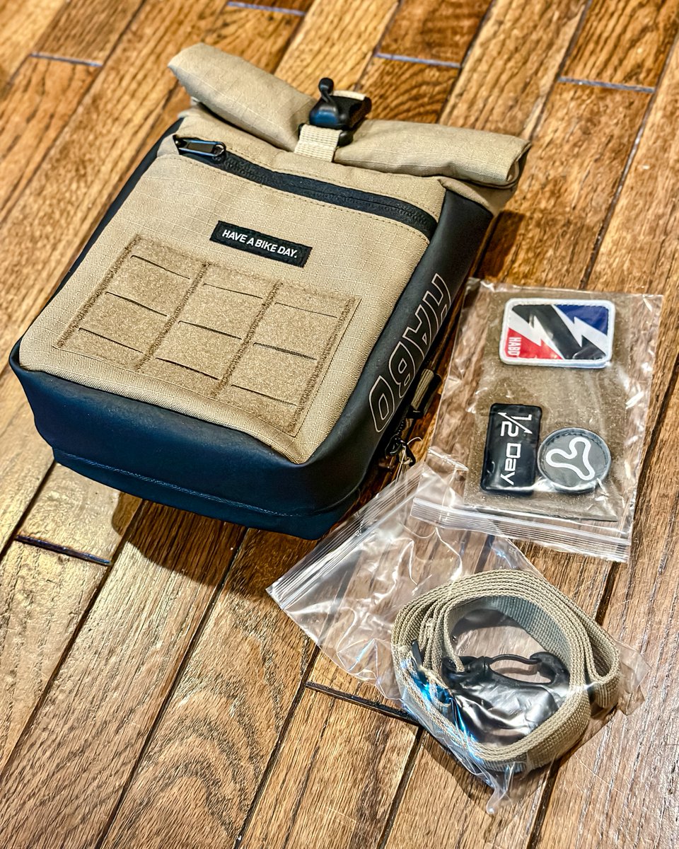 nobtree's tweet image. ハーフデイツーリングウエスト&amp;amp;ホルスターHABDには3枚のベルクロワッペンが付属。工夫次第で色々遊べます⚡️
#TANAX × #HaveABikeDay.