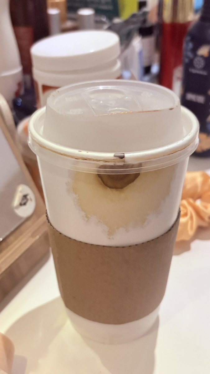 Alteregoaka04's tweet photo. It’s like a sunflower 🌻 but it’s actually mold☺️ https://t.co/yQon3ukPP3