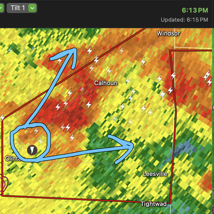 USWeatherExpert's tweet image. Henry Co. emergency management reports "considerable" damage in Clinton #Missouri. 
It is still on the ground. 

The debris has been lofted at least 1 mile into the air.