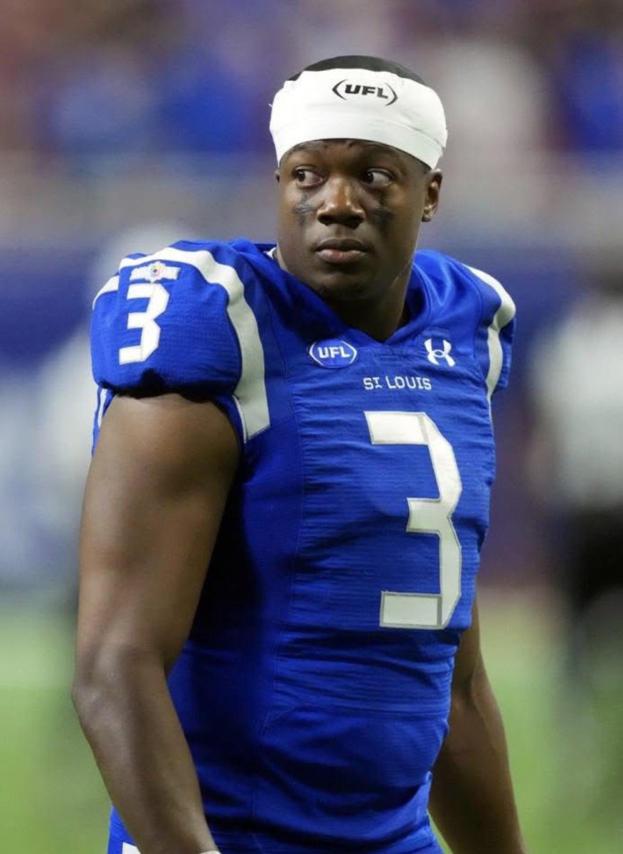 MLFootball's tweet image. HEARTBREAKING: Former #NFL player Chris Payton-Jones recently welcomed his baby daughter just a couple of weeks before he was tragically killed in a car accident.

Payton-Jones also had a son who is now eight years old.

Chris’s sister spoke about the tragedy:

“I’m devastated.