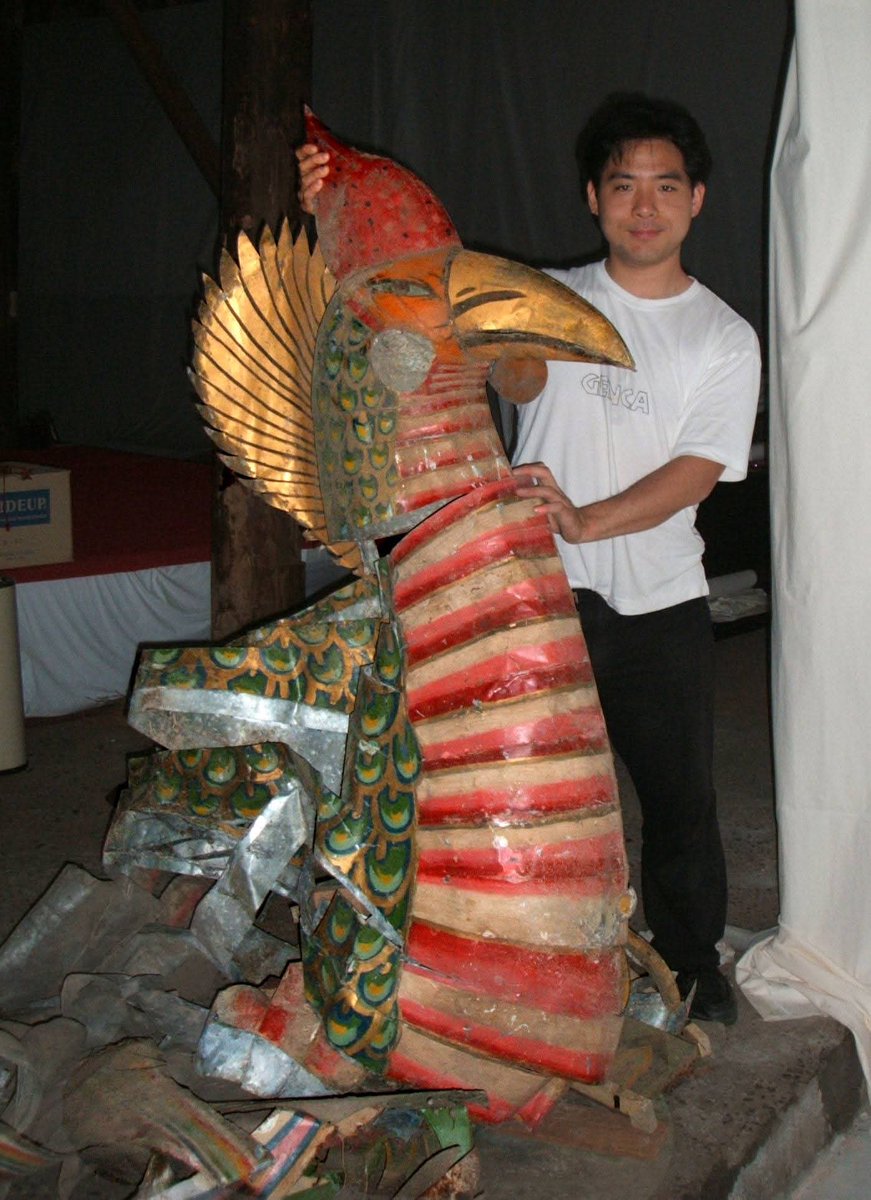 昭和17年の香取神宮式年神幸祭
●与倉屋ダイボシ丸に装飾された「御座船」写真と絵葉書
昭和17年ブリキ製の「龍頭鷁首」（大土蔵天井に保蔵）