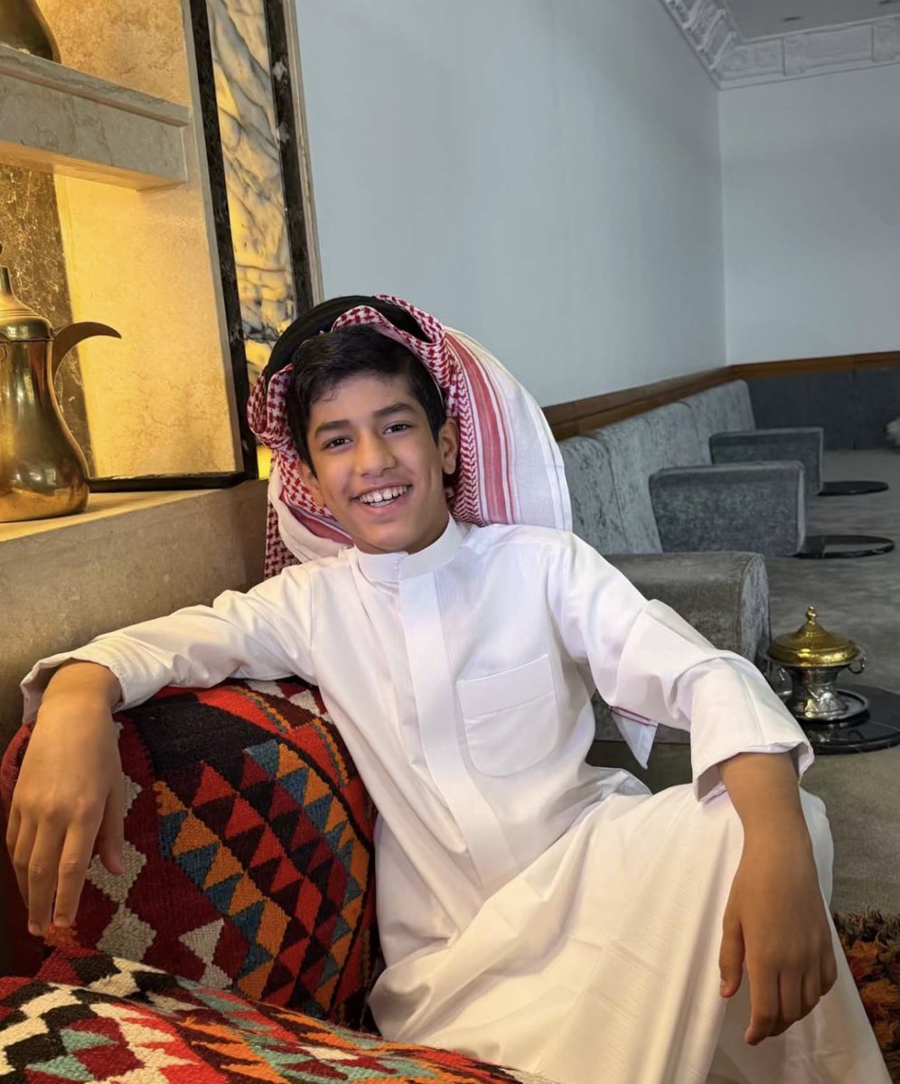 𝜗𝜚 tweet media