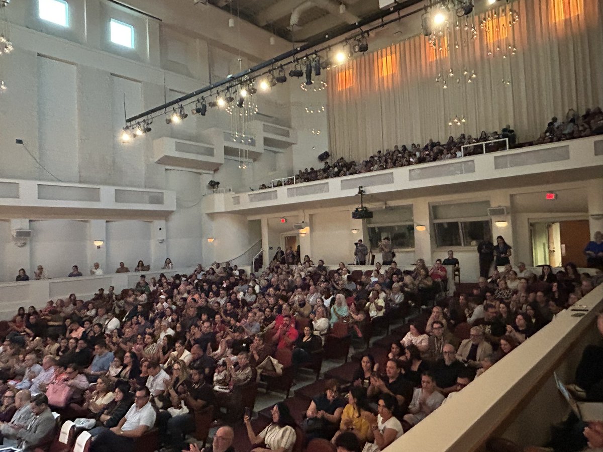 MDCPSSTEAM's tweet photo. Thank you @SuptDotres for your ongoing support of our @ArtEdProgMDCPS . Great turnout at today’s Superintendent Honors Music Festival. #YourBestChoiceMDCPS https://t.co/ELbTh6KU9g