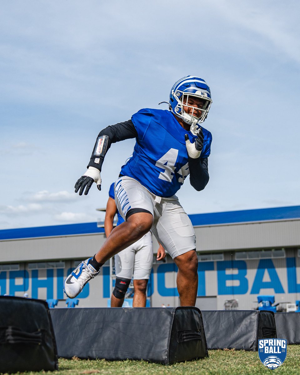 MemphisFB's tweet image. Can’t treat Day 14 like you do Day 1 😤💪

#GoTigersGo | #CloseTheGap