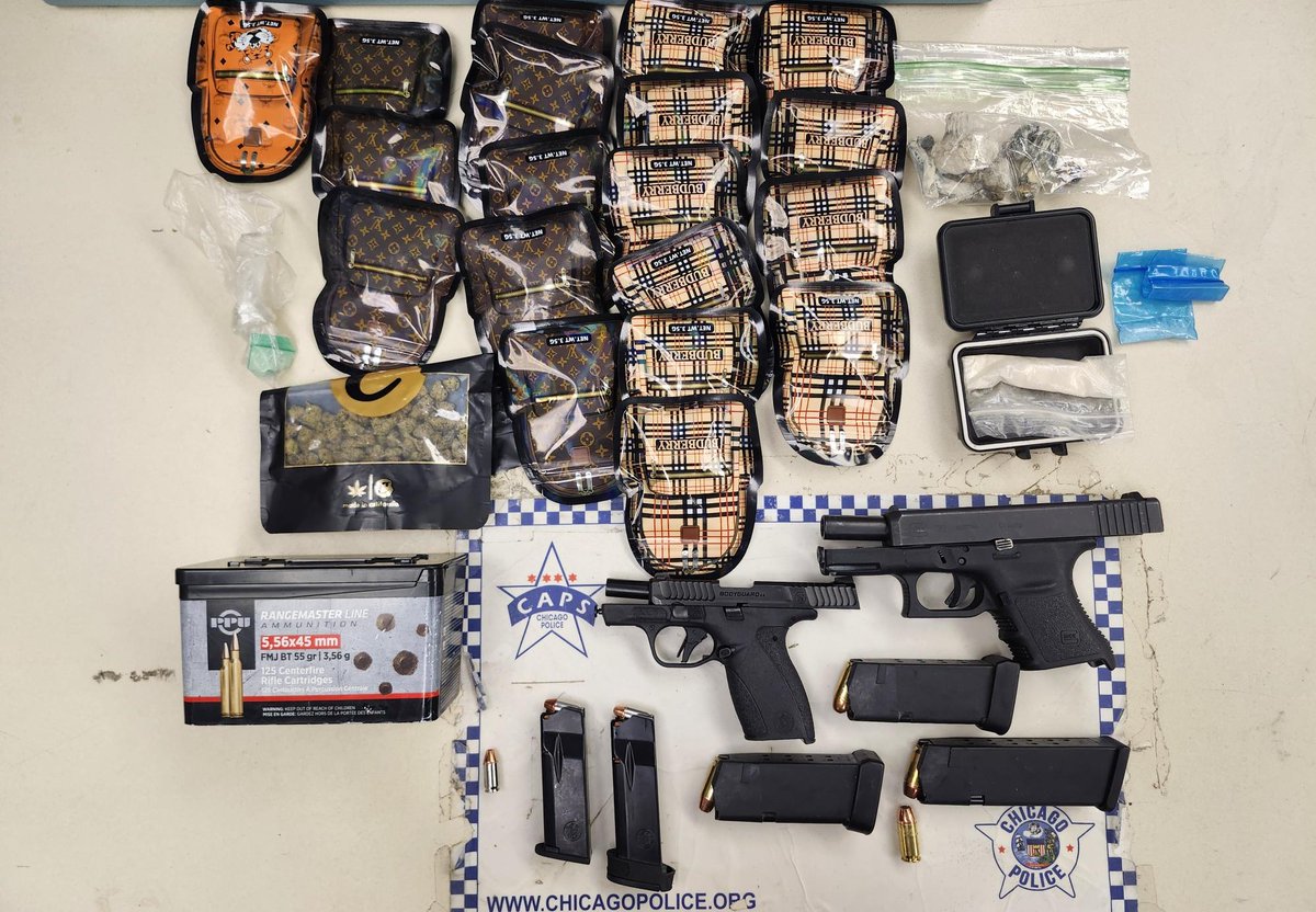 ChicagoCAPS02's tweet image. Recovered weapons, suspect narcotics, and suspect cannabis recovered on the 5500 block of south State. Thanks to an anonymous tip, officers were able to take action and keep the community safer. 💪 If you see something, say something! #CommunitySafety