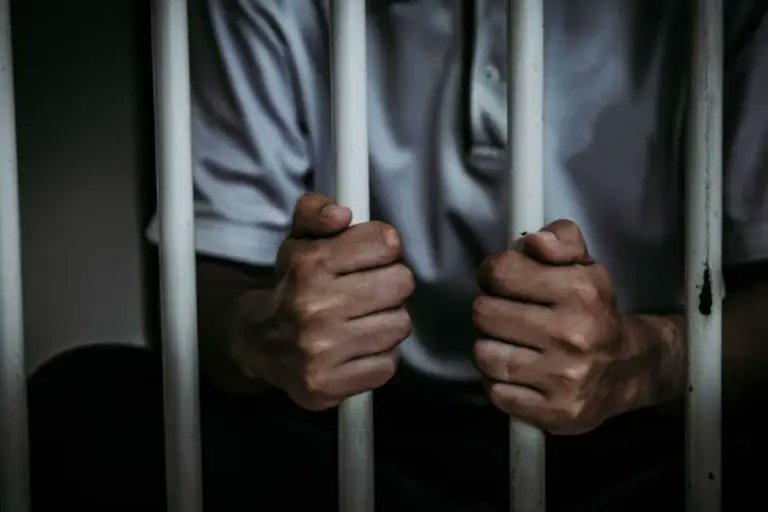 NoticiasRNN's tweet image. Santo Domingo.- Un tribunal colegiado del distrito judicial de Espaillat condenó a la pena de 30 años de prisión a un hombre por asesinar con un arma blanca a su expareja en el año 2023, informó este miércoles el Ministerio Público.

wp.me/pbRwvr-25dA

#NoticiasRNN #Prision