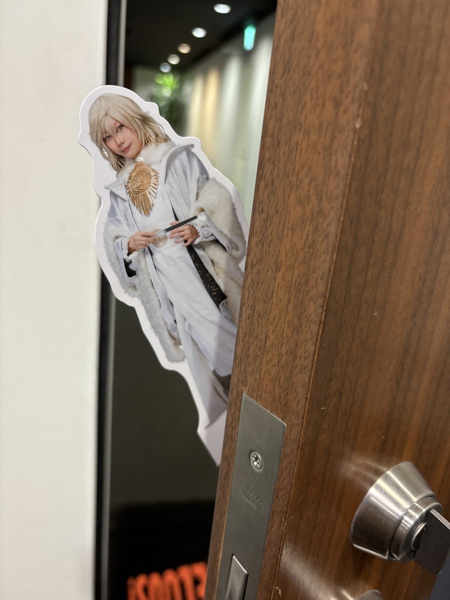 龍馬、予のことを呼んだ？(慶喜)

ヨッシー！ヨッシーも一緒に見よう！
こういうのはみんなで見たほうがもっと楽しいぜよ！(龍馬)

#幕末Rock