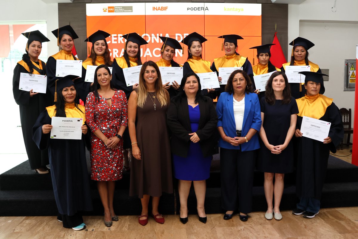 mimpinabif's tweet image. 🎓 #NotaDePrensa | En una emotiva Ceremonia de Graduación, 15 valientes mujeres integrantes de nuestros CAR y Cedif se graduaron como Auxiliares de Educación Inicial gracias a su esfuerzo y al apoyo de aliados como la Asociación #Kantaya, mediante el programa #Podera. 🙋‍♂️🙋‍♀️