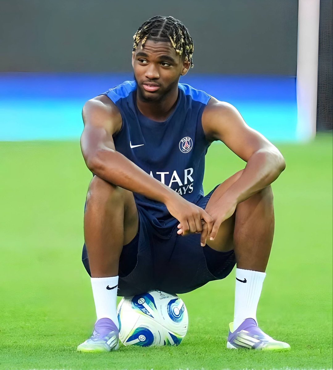 𝑺𝑬𝒀𝑫𝑰𝑵𝑨 tweet media