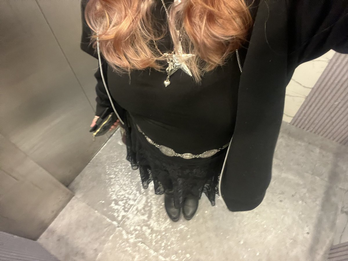 kura ★ tweet media