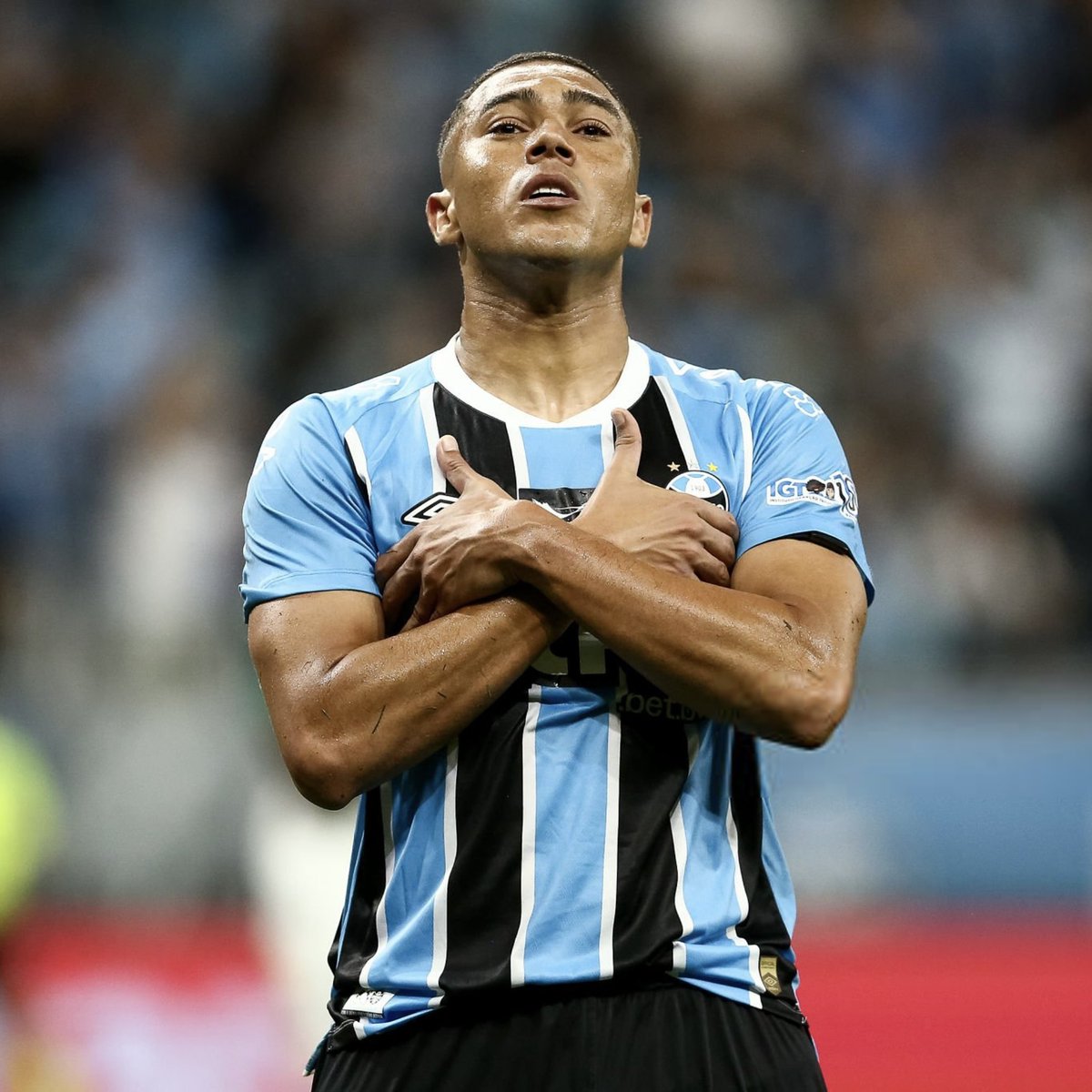 PLUS Benfica tweet media