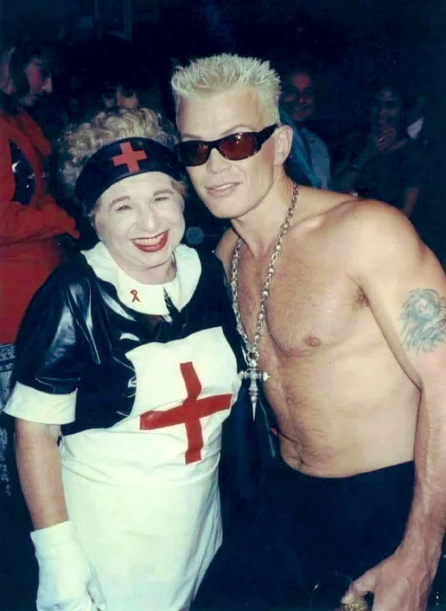 RCDad92's tweet image. It doesn’t get more 80s than Dolph Lundgren and Ethel Merman at a Halloween party!
#80smusic 
#80smovies 
#Genx
