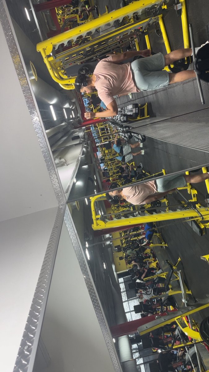 AlbertRuff28's tweet photo. Leg day ✅ https://t.co/RtHuFz8Chb