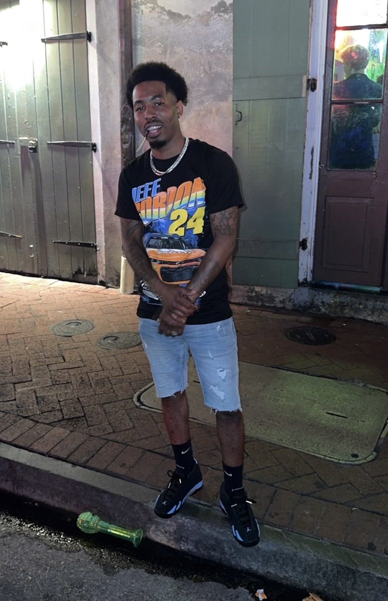 LadariusMfnD's tweet photo. Go head and switch the style up and if they hating let em hate and watch the money pile up.🫱🏾‍🫲🏽💙💰 https://t.co/mD5ArwtlZC