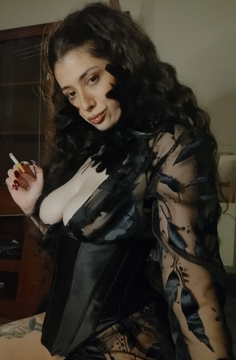 Ariana civile 🔥🚬 tweet media