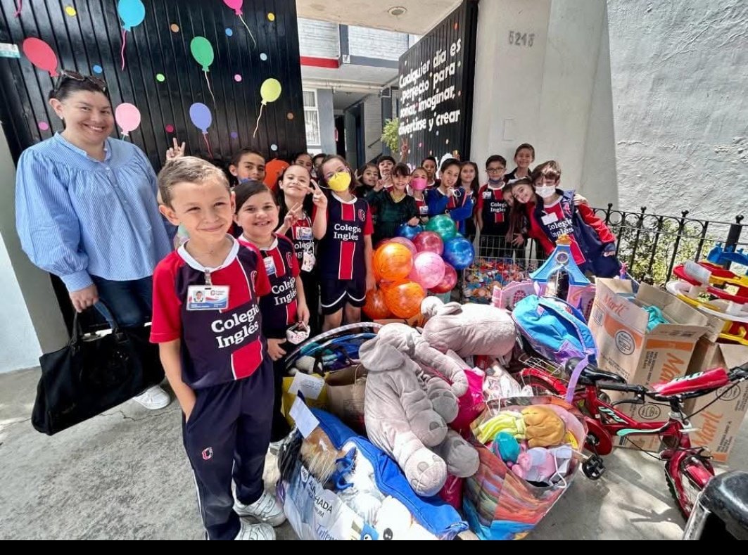 Amigos si tienen juguetes en buen estado que quieran donar, la dirección está en la tarjeta digital.
Queremos llevar dulces, postres y leche.
Todo se entrega en el centro de acopio.
Gracias, gracias a todos los que por años nos ayudan a completar ésta misión 🙏🏻
<a href="/Trafico_ZMG/">TráficoZMGuadalajara</a>