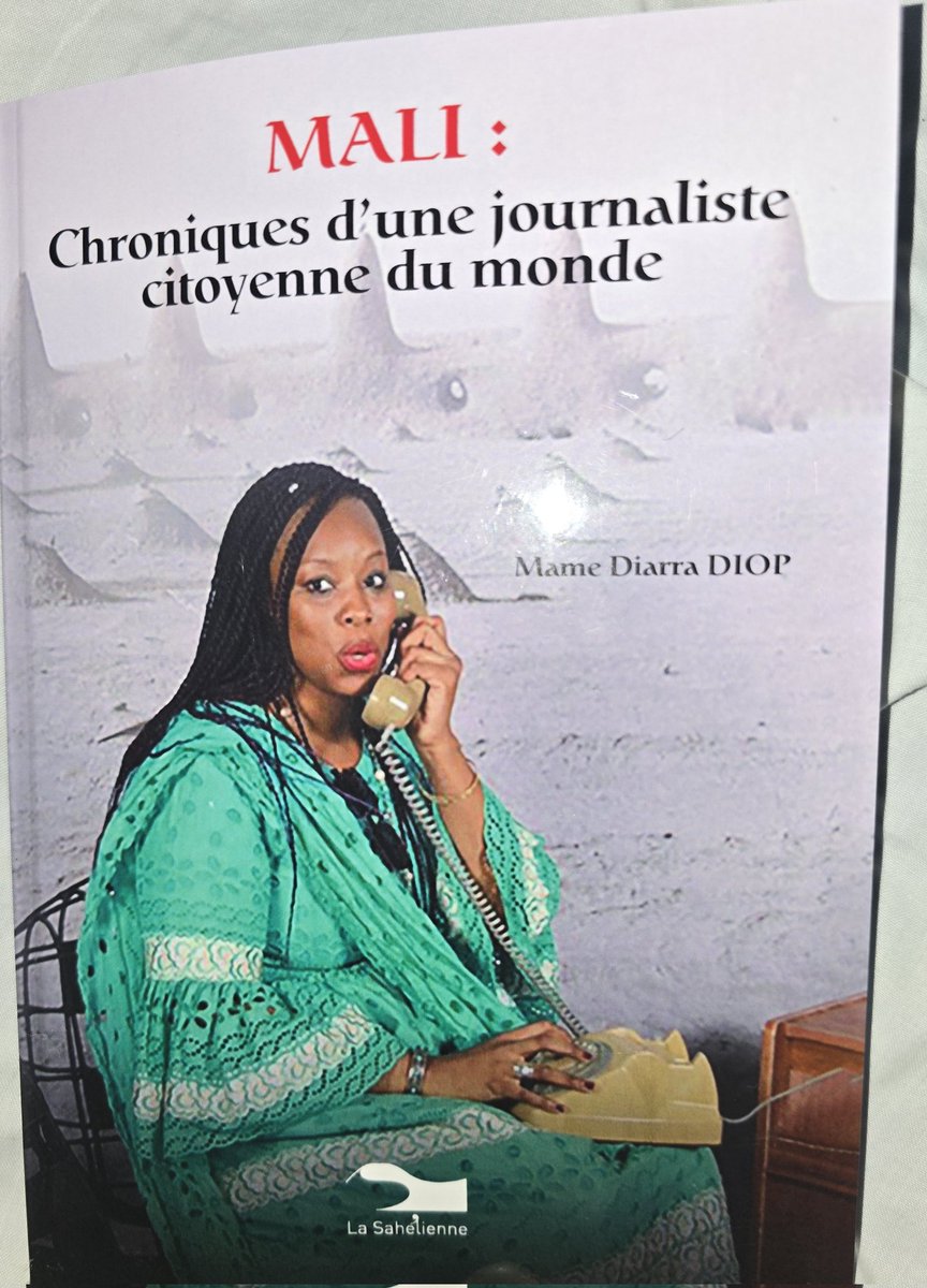 "Face aux flux informatifs, il faut savoir faire une pause, s'arrêter un instant pour douter. [.. ] Douter de ce qui est là,  devant nos yeux.", p.22.
