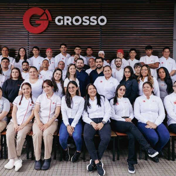 🍕Dos pizzerías de Paraguay entre las mejores del continente!
Por segundo año consecutivo, Paradiso (PJC) y Grosso (ASU) se posicionan entre las 50 mejores del mundo.
Se ubicaron en las posiciones 30° y 43° respectivamente, por su calidad, ingredientes, consistencia de procesos,