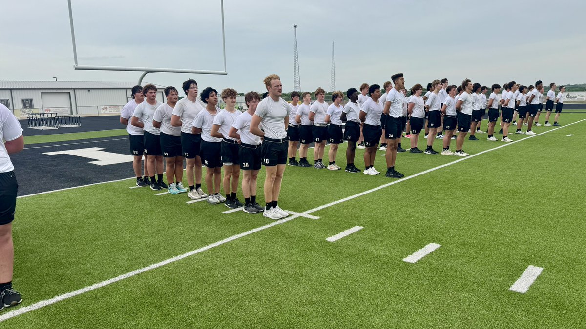 CoachZBirdwell's tweet image. Boot Camp Day 14 🎯

𝕨𝕙𝕒𝕥 𝕚𝕤 𝕥𝕙𝕖 𝕓𝕣𝕒𝕟𝕕?
@JosephCuellar23 #fearless 

Can’t wait to watch these guys compete today. Area Track Championship on the line #THEquesT