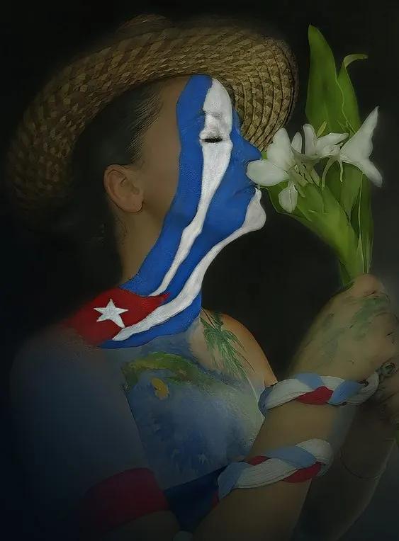 Amar a #Cuba 🇨🇺 es honrar su bandera, su historia y la fuerza de su pueblo.    
 ¡Cuba es patria, es orgullo, es firmeza, es resistencia, es amor eterno!
#CubaEsRevolución
#GirónVictorioso
<a href="/CubaMined/">MINED</a>