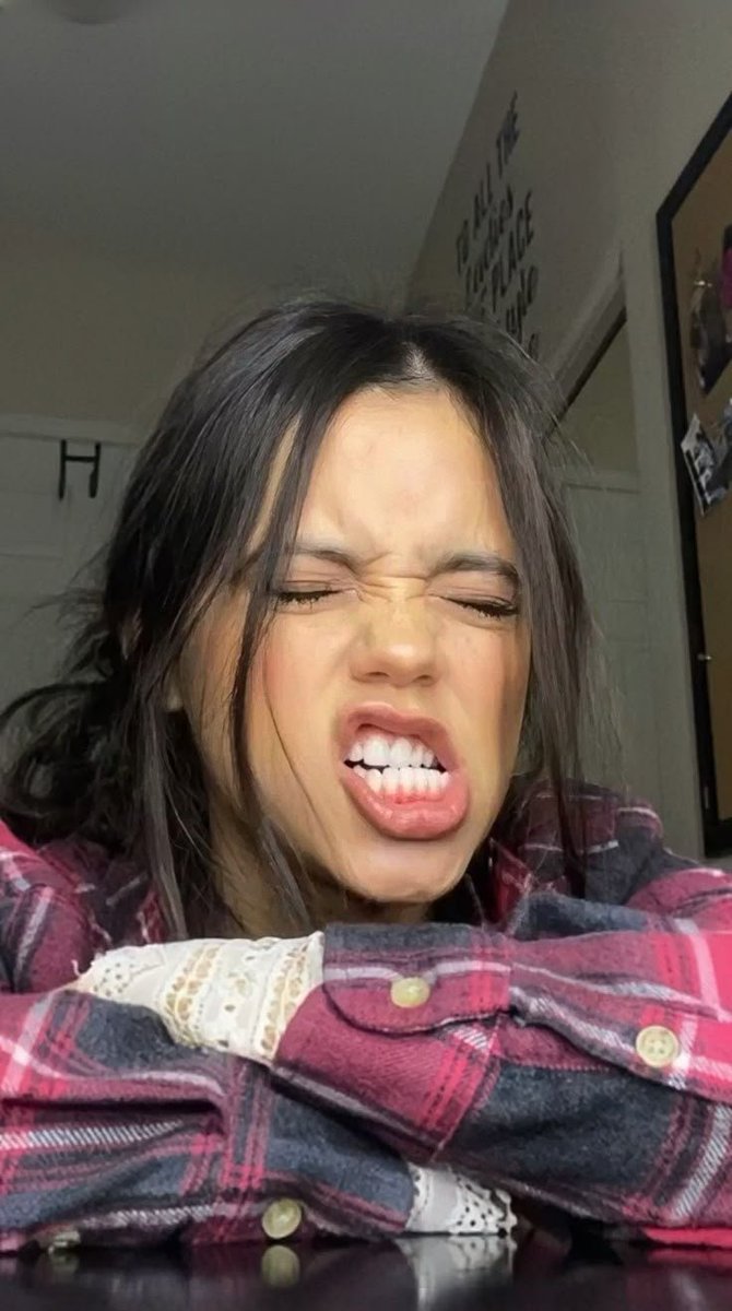 FeminFrame tweet media