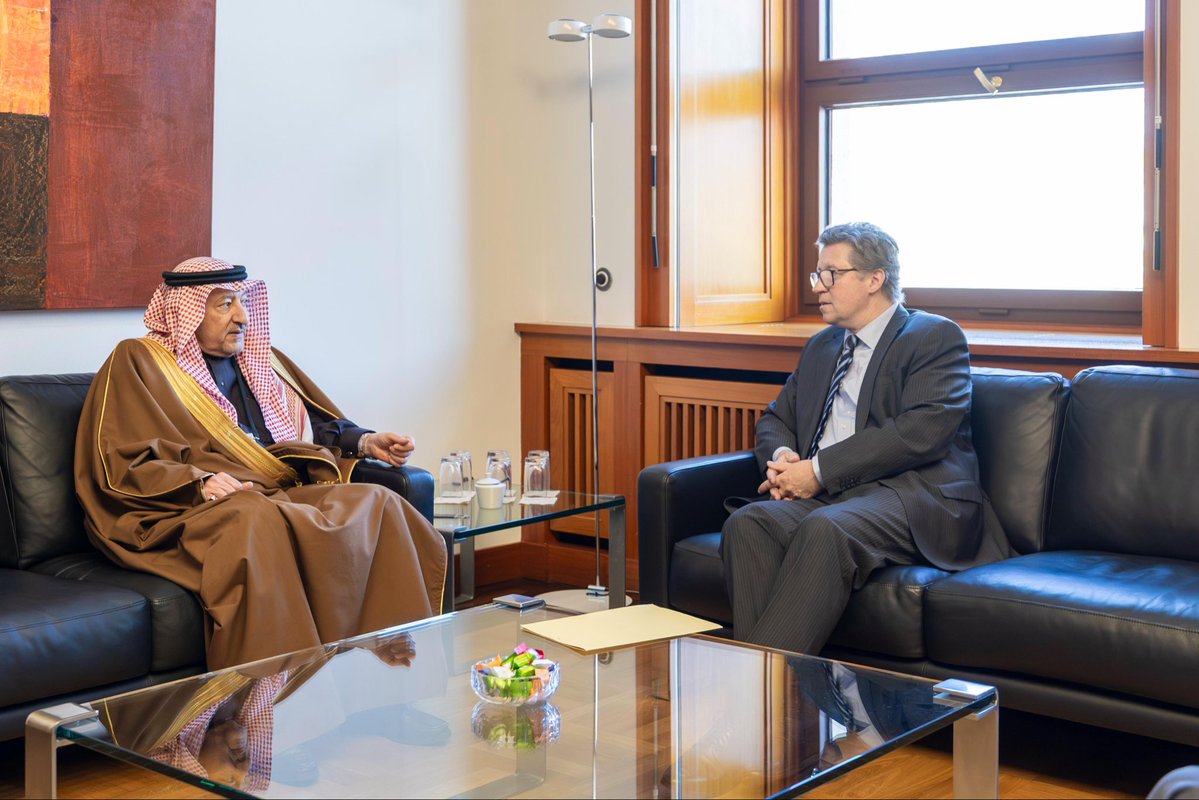 KSAmofaEN's tweet image. #Berlin | Vice Minister of Foreign Affairs H.E. @W_Elkhereiji met with State Secretary @GermanyDiplo Dr. Géza Andreas von Geyr, on the sidelines of #SudanConference.