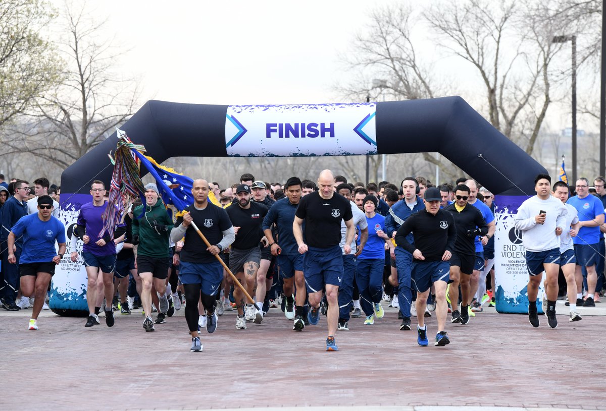 Offutt_AFB's tweet photo. Members of the 55th Wing laced up for a 5.5K run as part of a wing-wide Comprehensive Airman Fitness Day, bringing together nearly 500 Airmen from across the installation.
#WeAreThe55th #OffuttAFB #CAFDay #ReadyAF
📷 by 55th Wing Public Affairs https://t.co/wjJjySjWUi