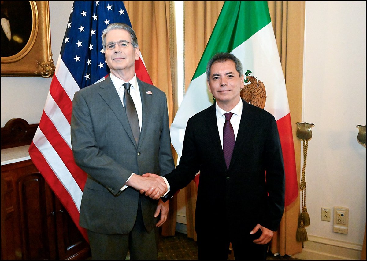 SecScottBessent's tweet image. Yesterday, I met with Mexican Secretary of Finance @Edgar_Amador_Z to discuss ongoing economic cooperation between the United States and Mexico.

We exchanged views on shared priorities under the U.S.-Mexico Action Plan on Critical Minerals and discussed broader regional and