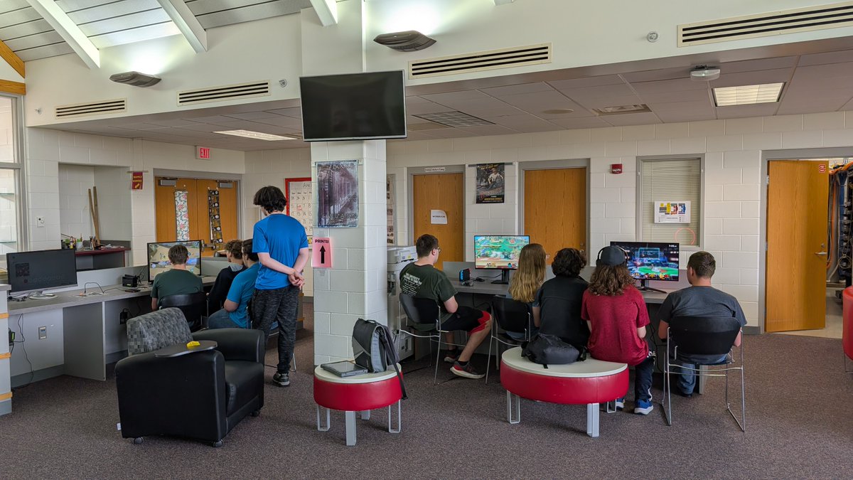 MooreSHS's tweet photo. Esports open play today. Have some new faces today trying it out and playing some Mario Kart 8. Also had some fun SSBU matches with Upper Sandusky High School. https://t.co/po0ypfdBgx