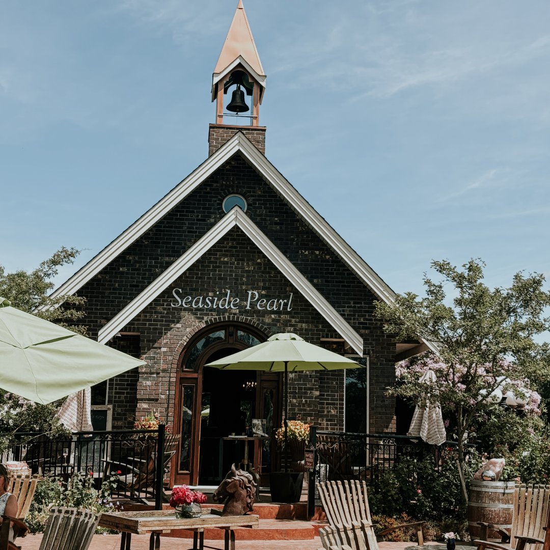 thefraservalley's tweet image. Sip, sip, cheers! Celebrate spring in #TheFraserValley. Here's a sneak peek into a few places you must visit to #AwakenYourSense of taste! 🥂

Want more? 🔗 thefraservalley.ca/explore/spirit…

#ExploreBC