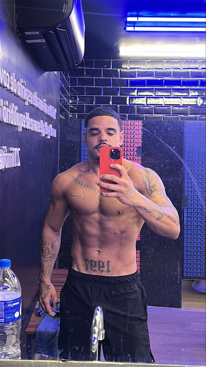 INSTA: iamthh tweet media