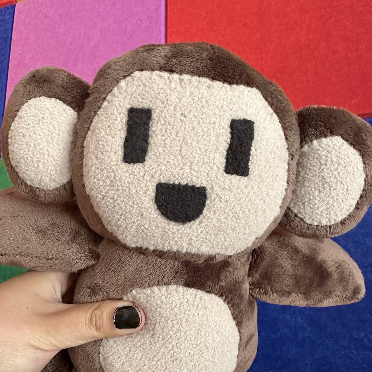 roobzmakesstuff's tweet image. Meet Chippy!
They like video games, artificial banana flavor, and surfing (the web)!

#plushies #stuffedanimals #handmade