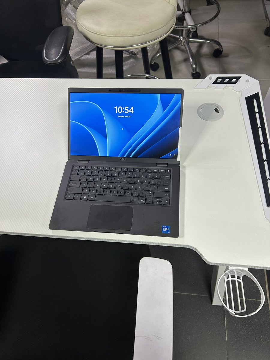 Val Gadgets tweet media