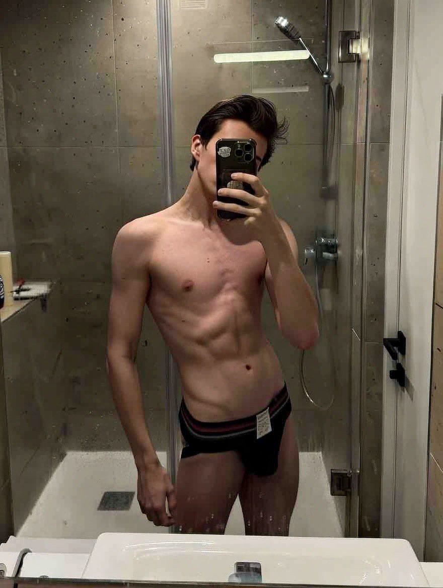 Nytro, pls… tweet media