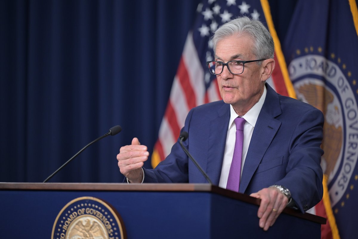 cloudyip's tweet photo. 4/ Does it matter for rates though?   

Not necessarily

While the Board Chair might change, the FOMC Chair—who controls monetary policy—is elected by the committee. Powell was elected for all of 2026. As long as he stays on the Board, the "safe pair of hands" remains in control https://t.co/VLurUbqPhV