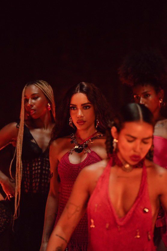 Anitta Press tweet media