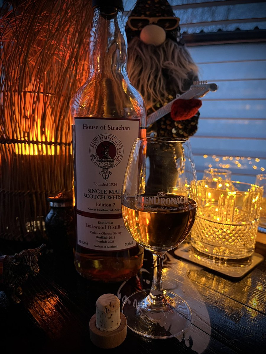 RockNRolla60's tweet image. Evening Rockers 

YES ! 😳
I’m Drinking &amp;amp; Loving This Sherry Bomb 

#Flange 💥🥃😎🎸🏴󠁧󠁢󠁳󠁣󠁴󠁿