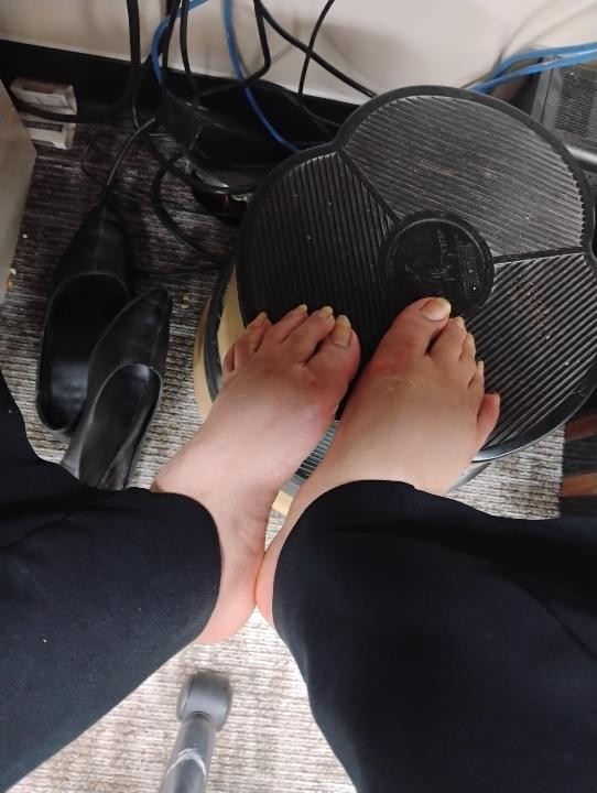 Tori Valentine 👣 tweet media