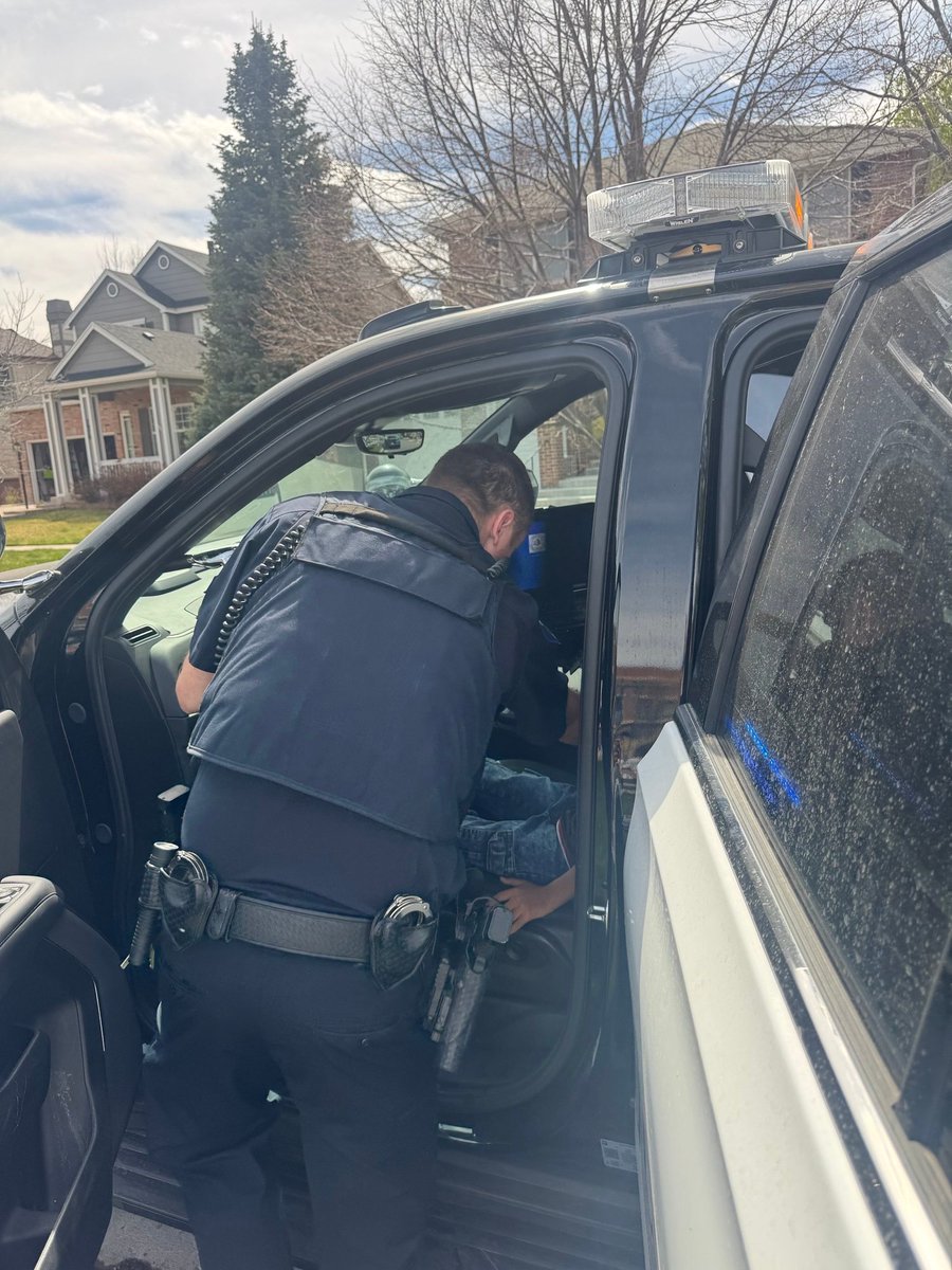 Aurora Police Dept tweet media