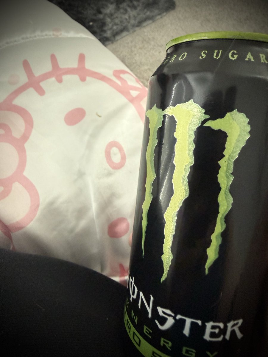 ICPFAN77's tweet photo. Hello kitty and monster 💗💚?! #hellokity #monster #edtwt #shedtwt https://t.co/Gz4p8AmxNT