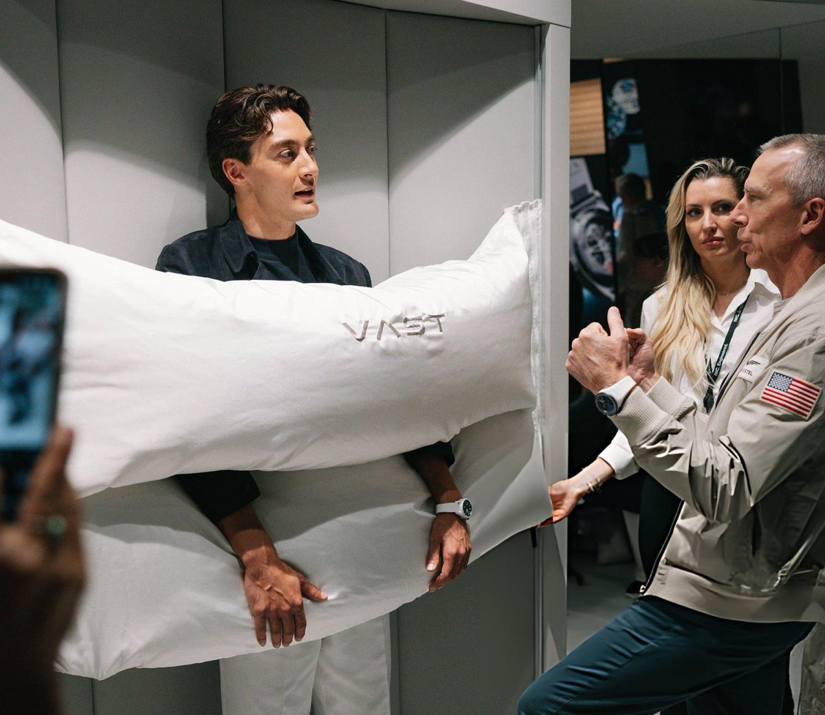 h ⋆ ⁶³ | 🇭🇺🇪🇺 tweet media