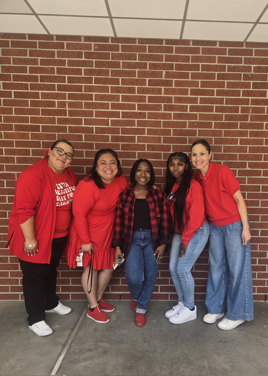 AGarcia1135's tweet image. @CarawayES_AISD's 3rd grade team and students brought the energy and the RED today!  Our 3rd graders are learning, growing, and showing support in RED! ❤️ @whiteconstance1  @AldineAFT6345  @AldineISD @SADubberke #RedForEd #AldineStory