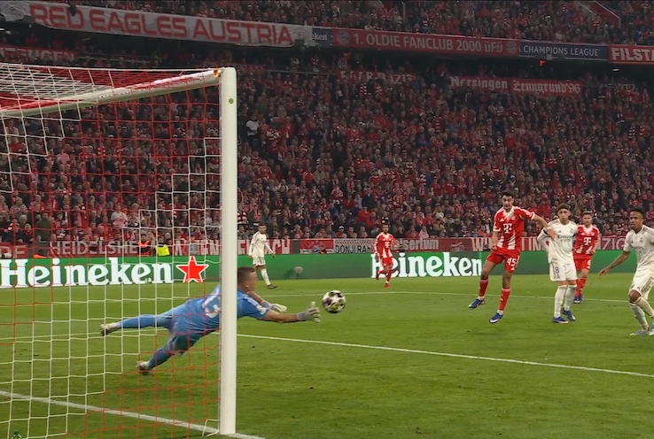 _BeFootball's tweet image. 🚨🚨 QUEL ARRÊT DE LUNIN SUR CETTE FRAPPE DE KIMMICH !! 😱