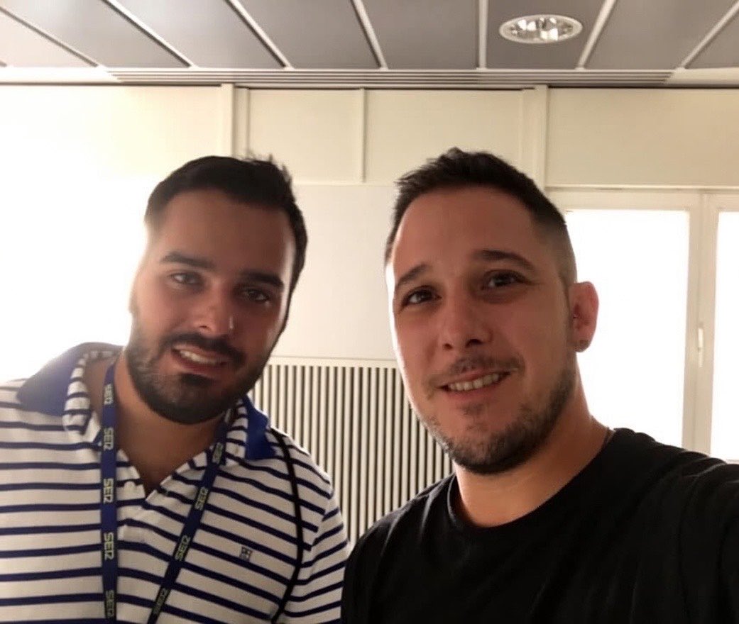JesusZL1's tweet photo. Que buenos recuerdos me trae esta foto de mi visita por Madrid @RamsesLopezFM. Gracias por estar siempre ahí. Tengo mil ganas de volver a verte por la Región de Murcia pinchando musicón  (recuerdo que te encanta Mazarrón). Desde 2012 contigo y por muchos más años 🥳 https://t.co/KhakNDlg1c