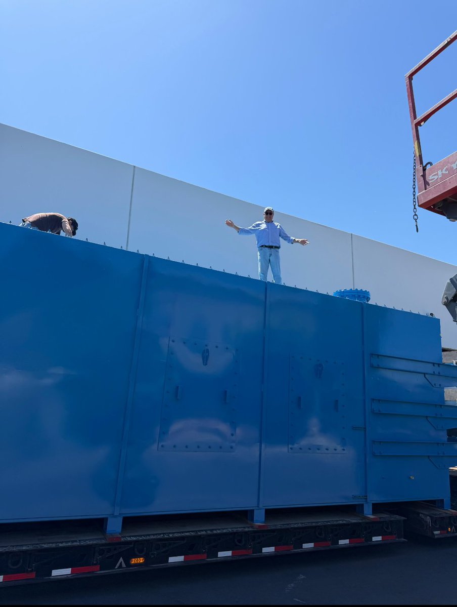 FrankieB tweet media