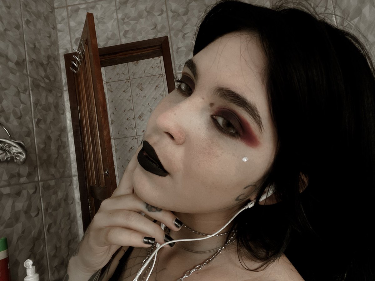 Demoniiaque~ tweet media