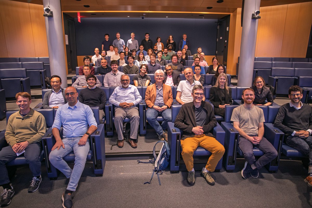 FlatironInst's tweet image. This week, #FlatironCCB brought together a mix of theorists and experimentalists studying simple organisms for a two-day workshop on Information Processing in Biological Networks. #science #biology