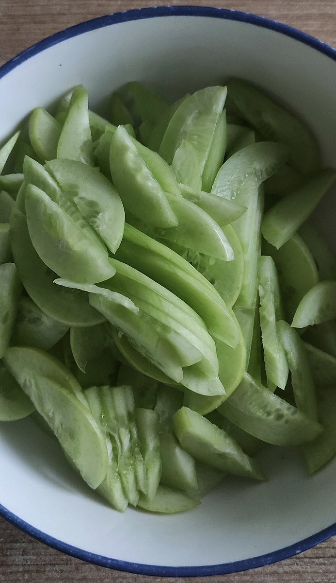 clementine tweet media