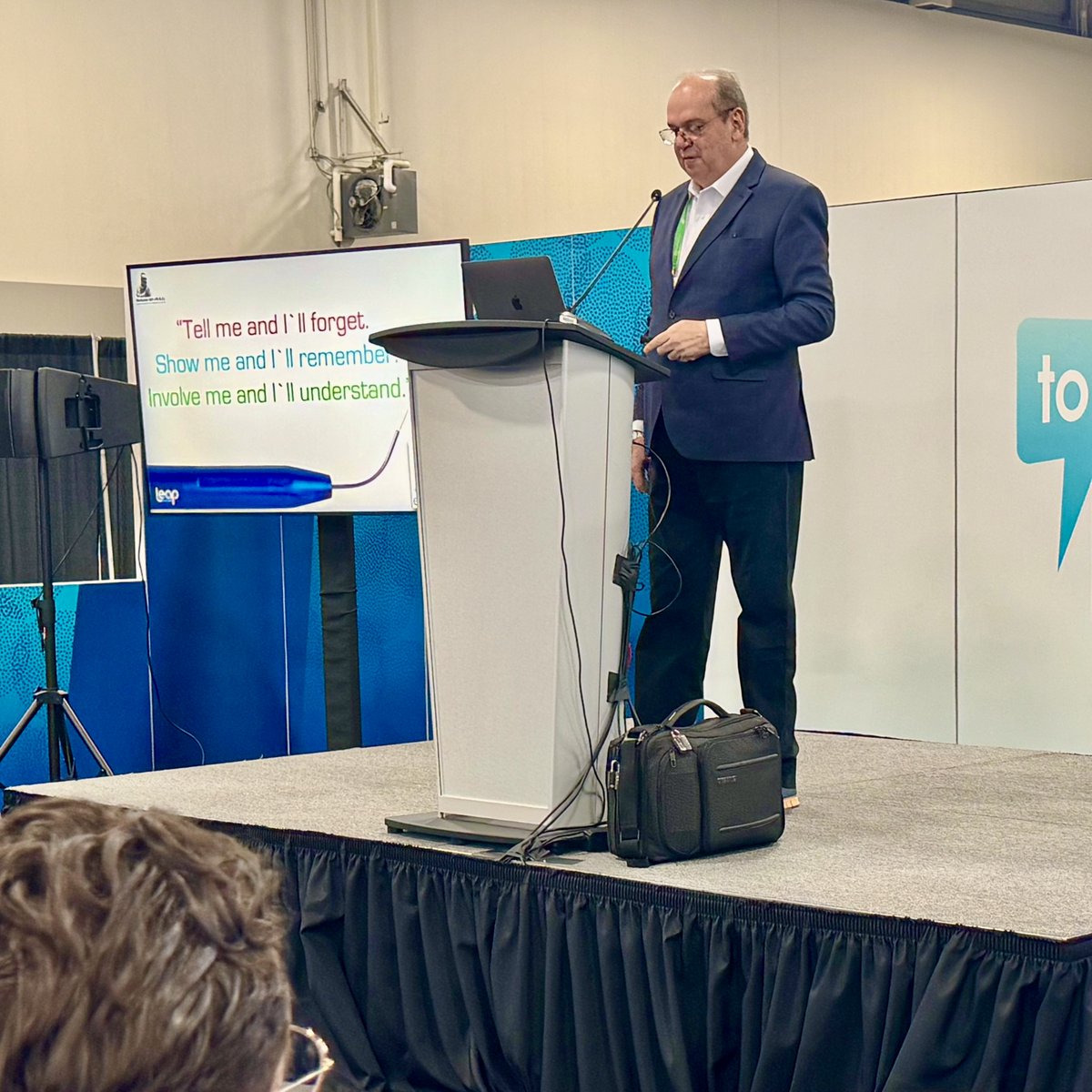 amdlasers's tweet photo. Dr. Renato Leonardo is sharing his breakthrough research in canal disinfection all week at #AAE206. Catch him live at BOOTH #1809 to see LEAP in action for yourself! https://t.co/3WczssdZLQ