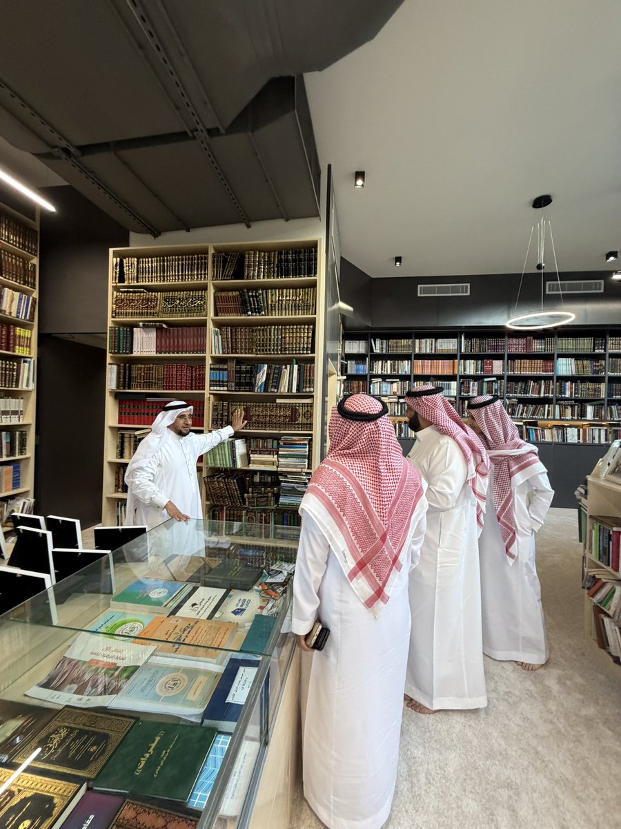 الثلوثية tweet media